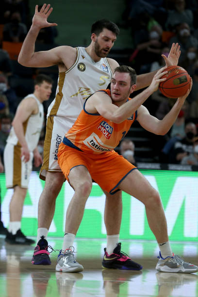 他的外线投 他的外线投